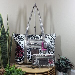 Coach Poppy Glam Tote With Matching Zip-Around Wallet